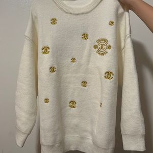 Scoop neck sweater